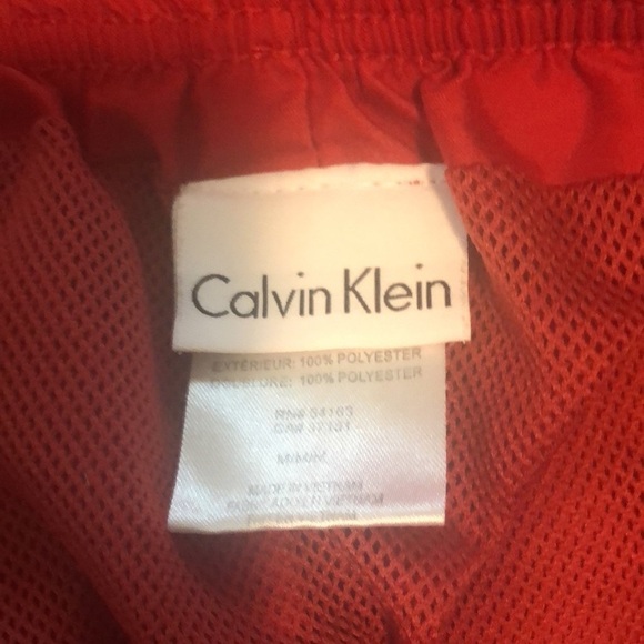 Men’s Calvin Klein Red Swim Trunks. Size Medium. Missing string for closure. - Picture 5 of 6